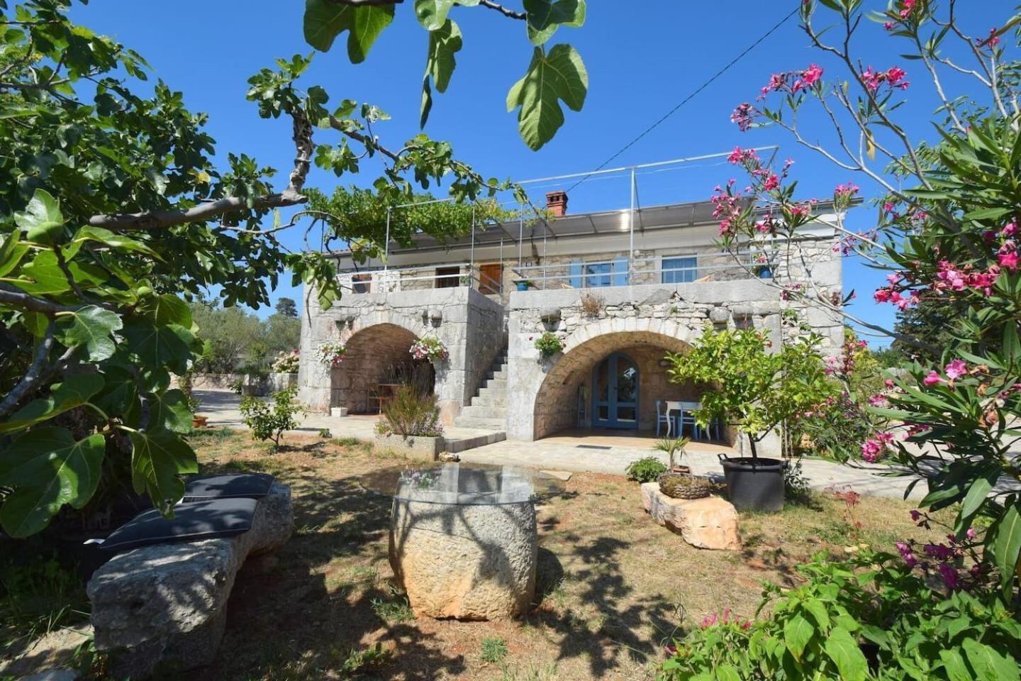 Apartments Insula Insule - Rustic & Peaceful Skrbčići Exterior foto